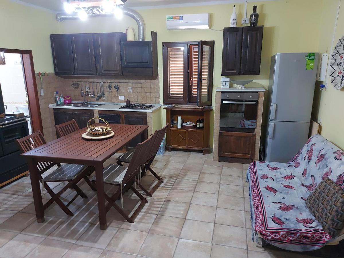 Apartamento Sa Domu 'E Pisittu Iglesias Exterior foto